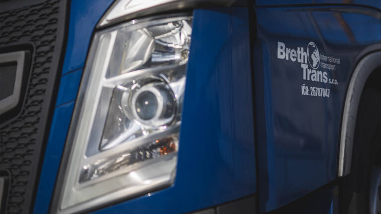 Breth trans nakladni vuz detail dvere